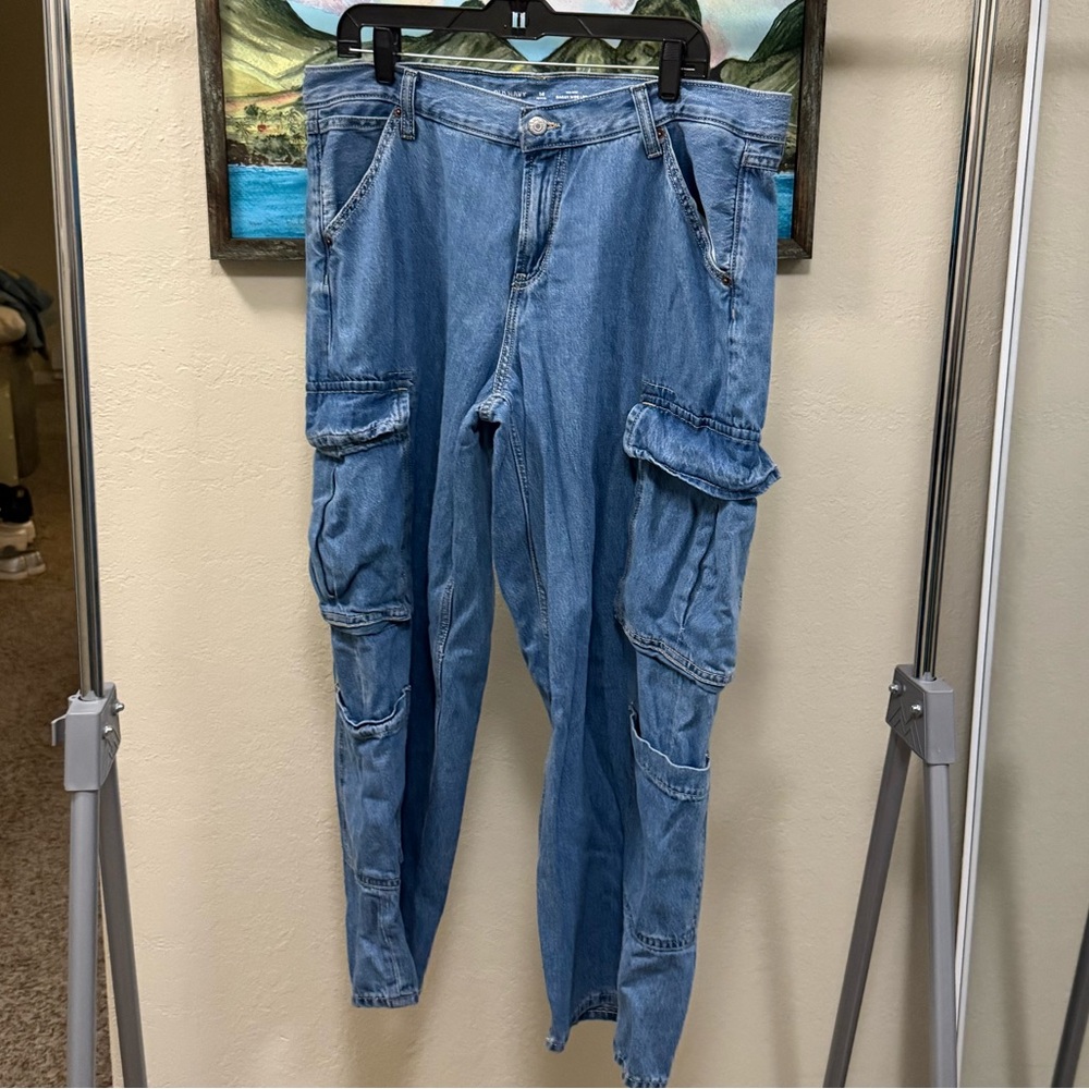 NWOT Old Navy Women’s Relaxed Blue Cargo Jeans